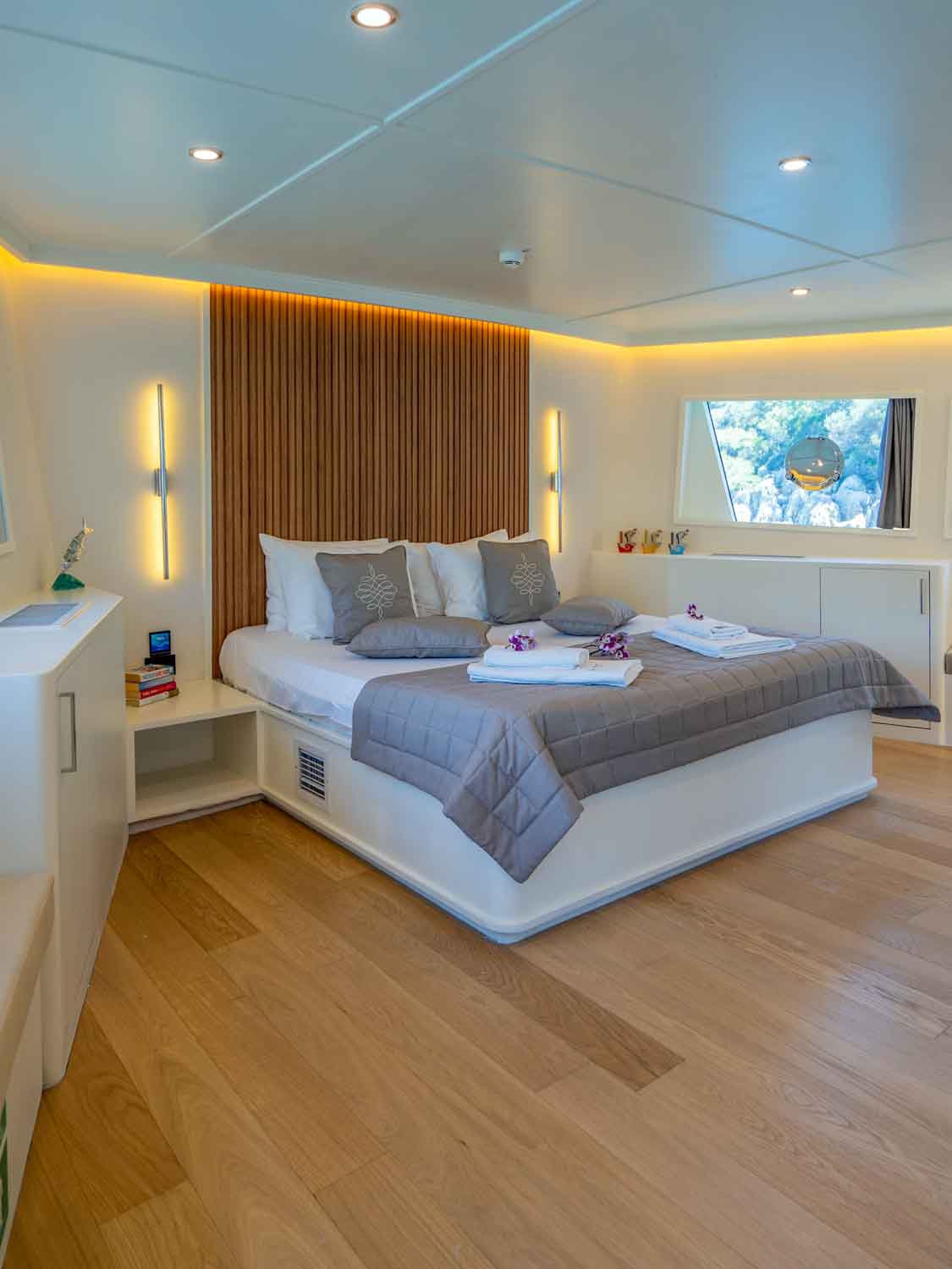 NEO-Interior-001