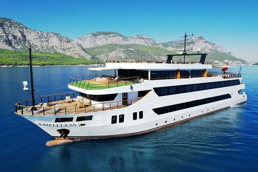goldenyachting_limitless-motor-yacht-for-charter5-master-jpg-Jt4