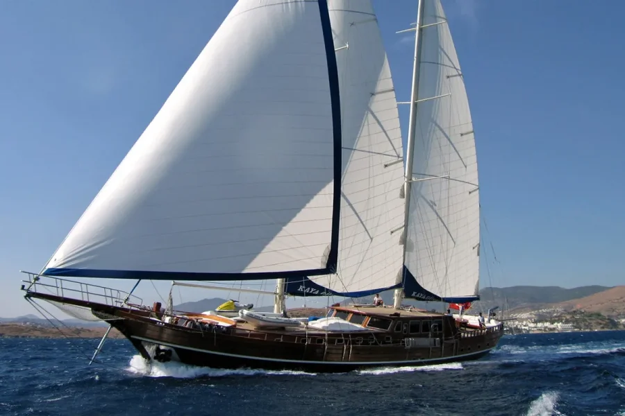 kaya_guneri_4_sailing.jpg